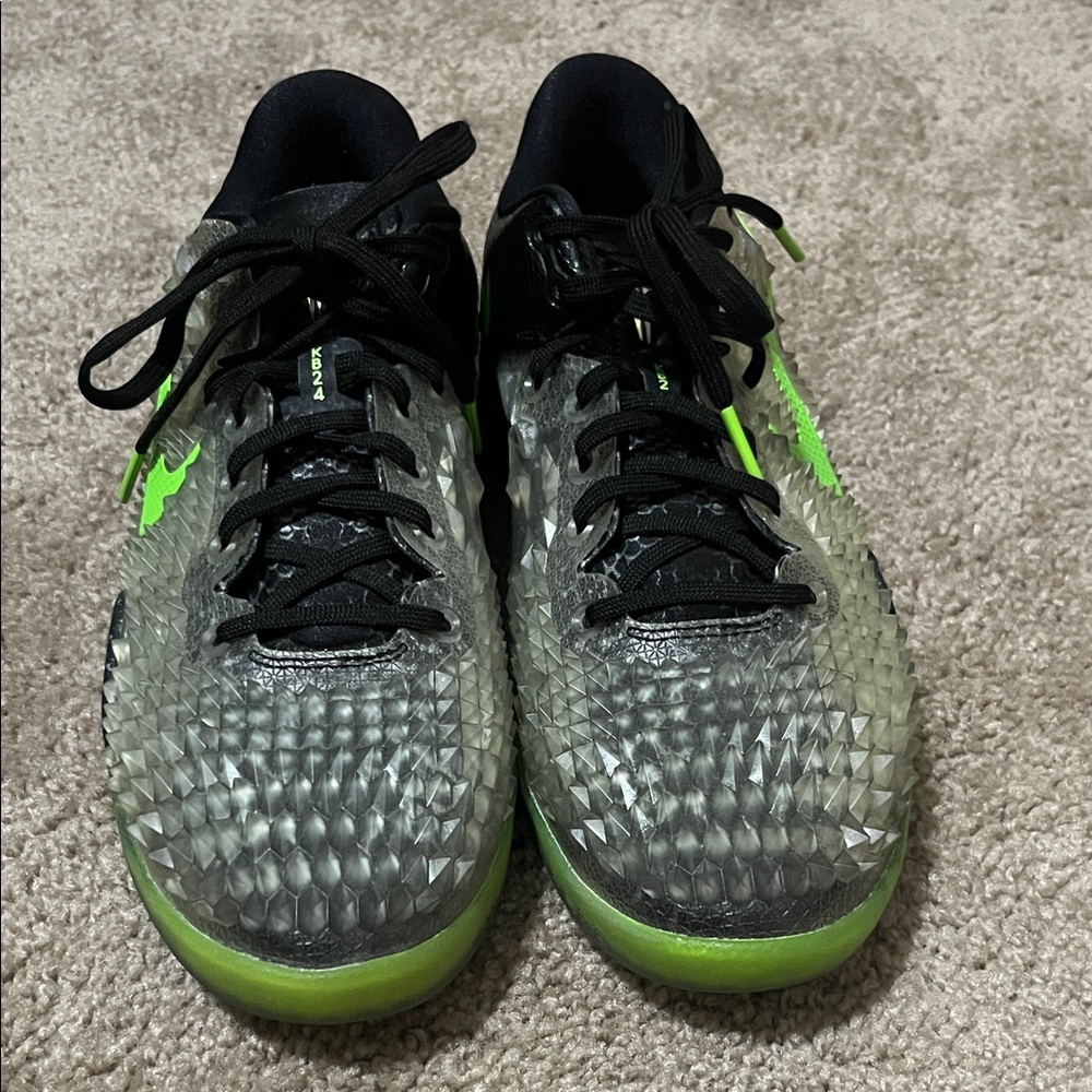 Nike Kobe 8 SS Excellent Condition Black and Neon Green size 6.5 Y - Picture 2 of 10